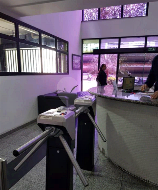SALAS em LIBERDADE