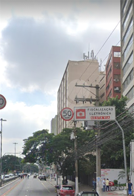 SALAS em LIBERDADE