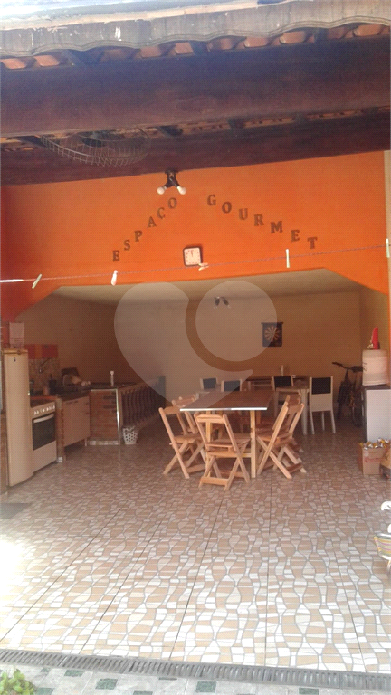 SOBRADO em ANHANGUERA