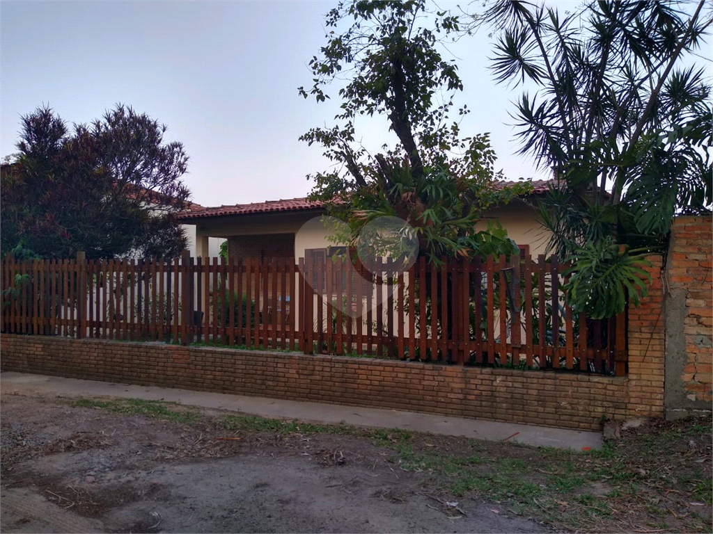 Casa térrea Tremembé, muito espaçosa, com 3 dormitórios, 1 suíte, sala e cozinha amplas, 4 vagas,