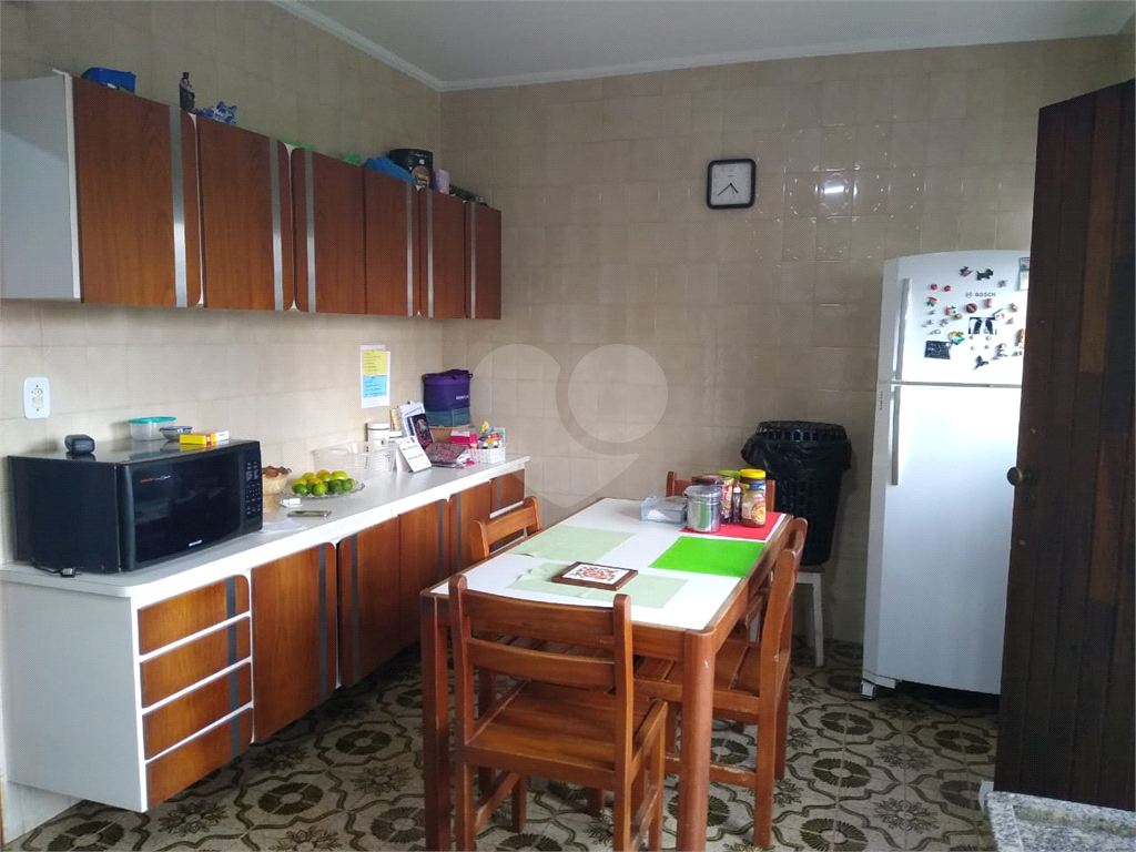 Casa térrea Tremembé, muito espaçosa, com 3 dormitórios, 1 suíte, sala e cozinha amplas, 4 vagas,