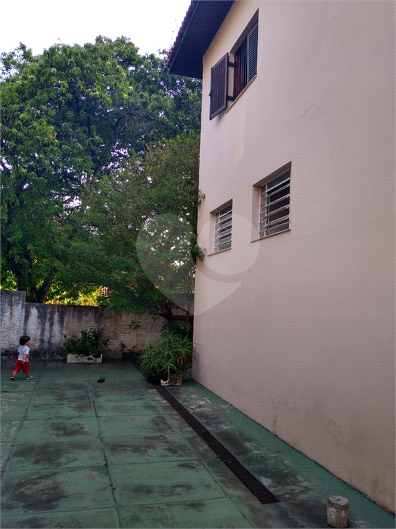 Casa térrea Tremembé, muito espaçosa, com 3 dormitórios, 1 suíte, sala e cozinha amplas, 4 vagas,