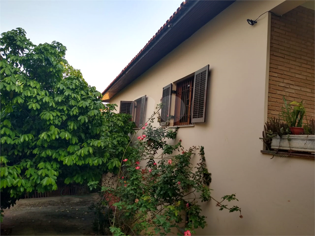 Casa térrea Tremembé, muito espaçosa, com 3 dormitórios, 1 suíte, sala e cozinha amplas, 4 vagas,