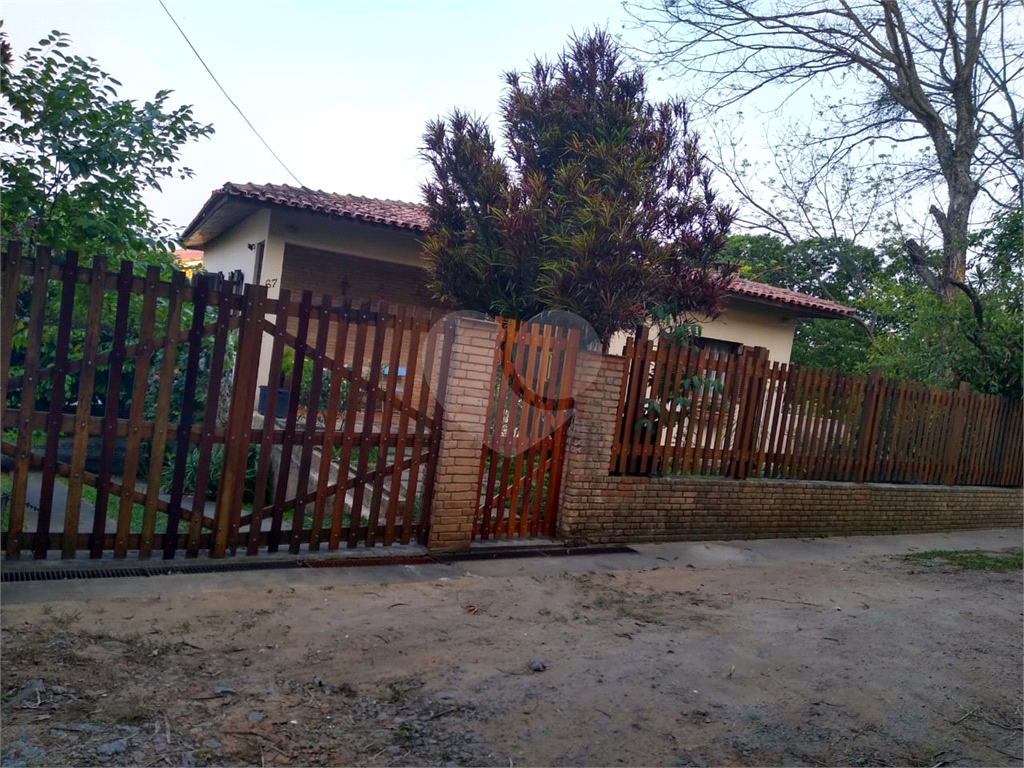 Casa térrea Tremembé, muito espaçosa, com 3 dormitórios, 1 suíte, sala e cozinha amplas, 4 vagas,