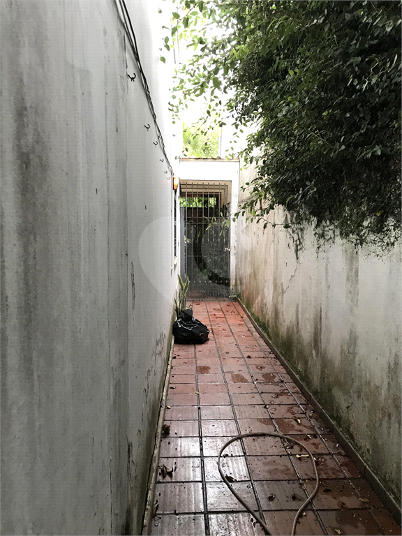 Sobrado em rua tranquila e arborizada na Vila Mariana