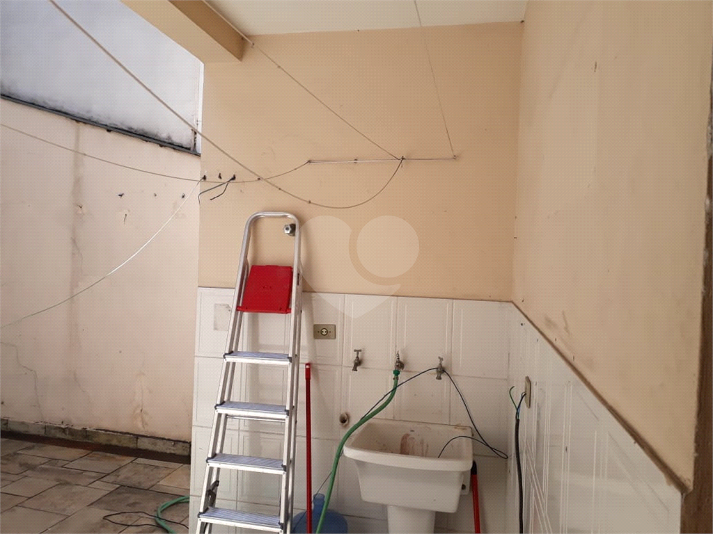 Sobrado com 3 Quartos e 3 banheiros à Venda, 180 m² por R$ 680.000