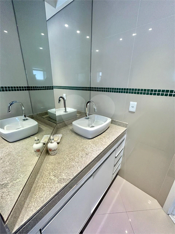 Casa em condomínio próximo ao metrô Parada Inglesa, 3 dormitórios 1 suíte e 3 vagas