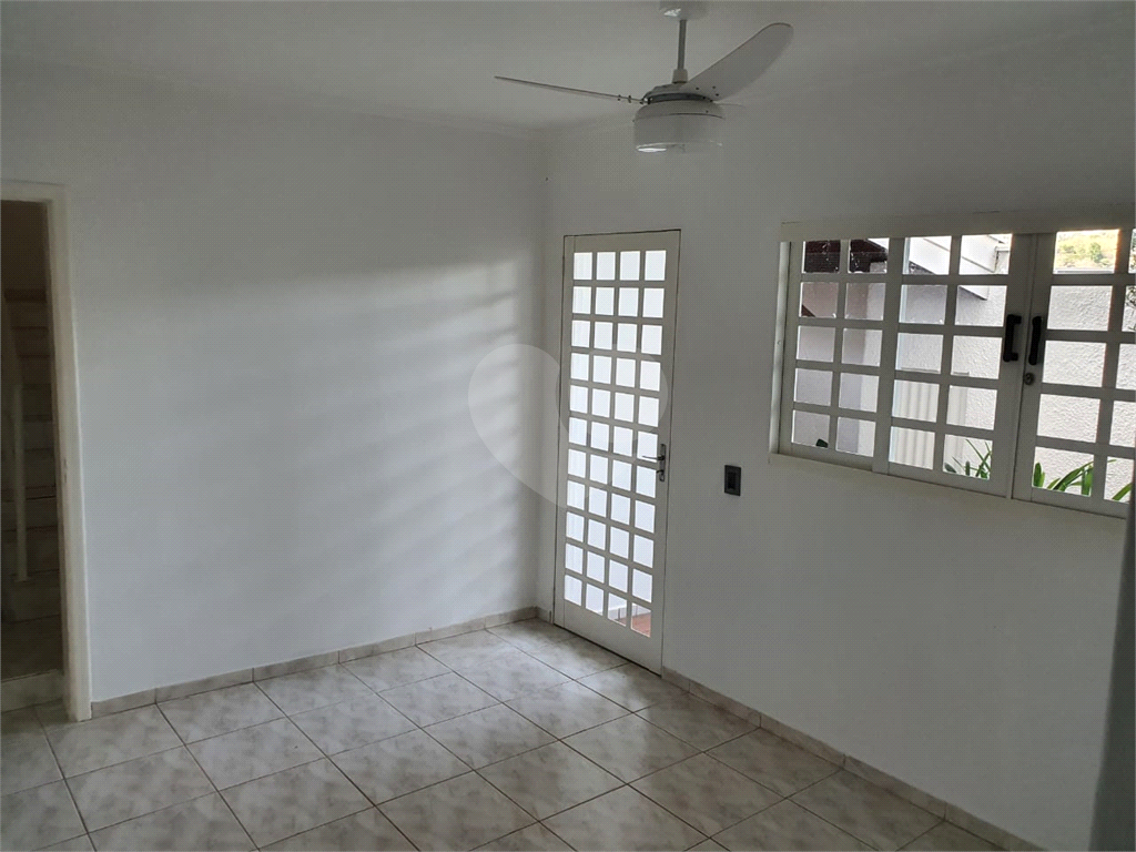 SOBRADO MARAVILHOSO A VENDA EM AMPARO