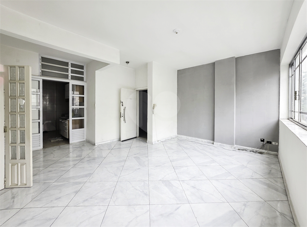 Apartamento - Bela Vista - 2 Quartos / Dormitórios - Venda / Compra