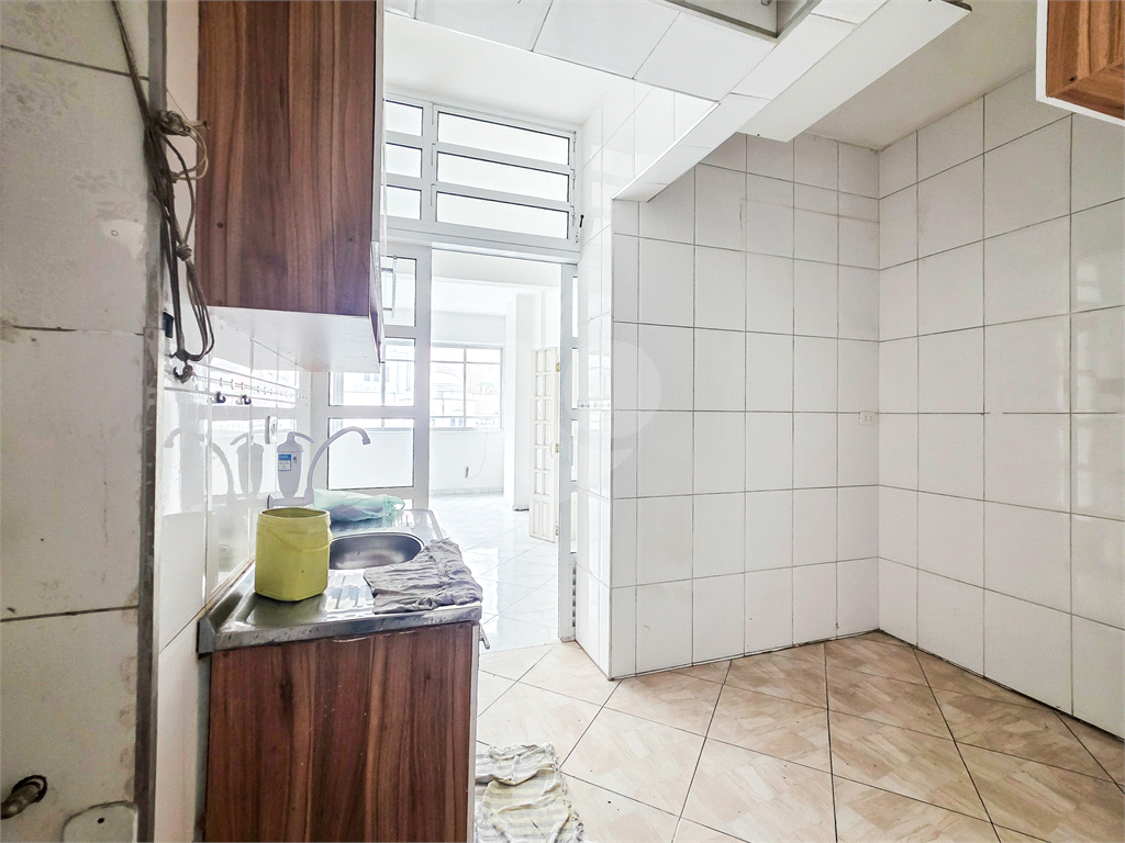 Apartamento - Bela Vista - 2 Quartos / Dormitórios - Venda / Compra