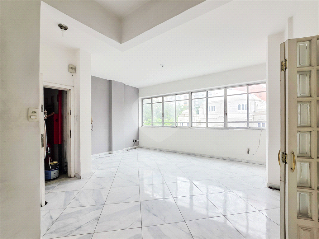 Apartamento - Bela Vista - 2 Quartos / Dormitórios - Venda / Compra