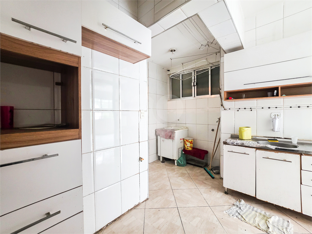 Apartamento - Bela Vista - 2 Quartos / Dormitórios - Venda / Compra