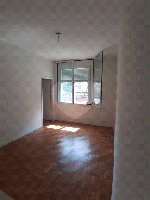 APARTAMENTO em BARRA FUNDA
