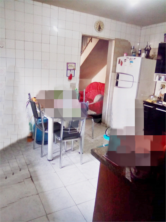 Casa com terreno 10 metros de frente e 35 metros de fundos