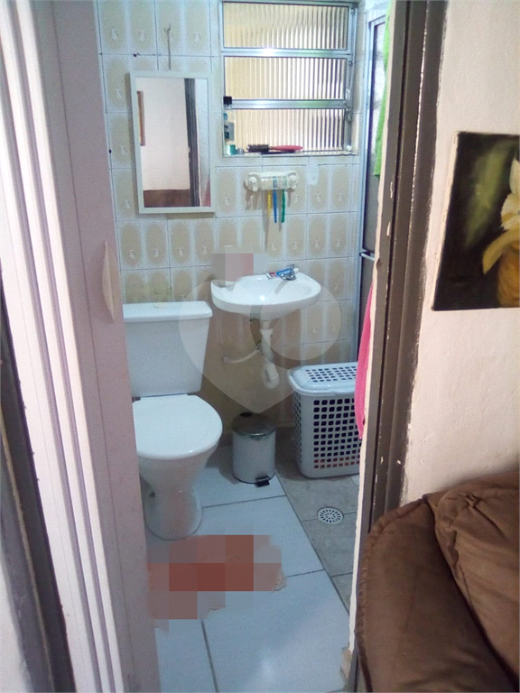 Casa com terreno 10 metros de frente e 35 metros de fundos