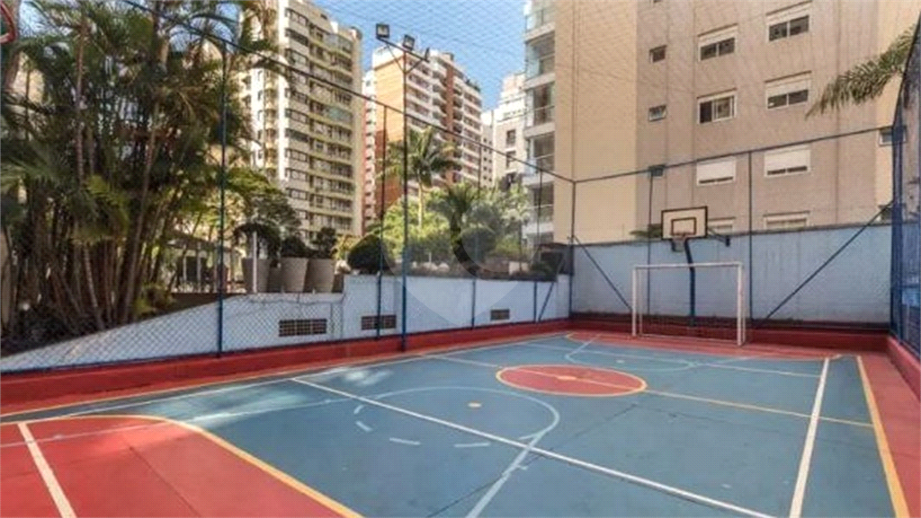 More na melhor rua de Pinheiros