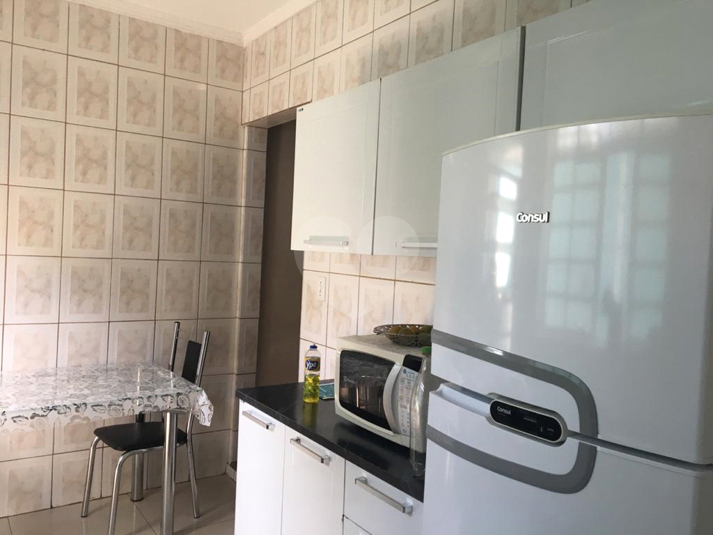 Ótima oportunidade para investimento, imóvel possui 4 casas com entradas independentes.