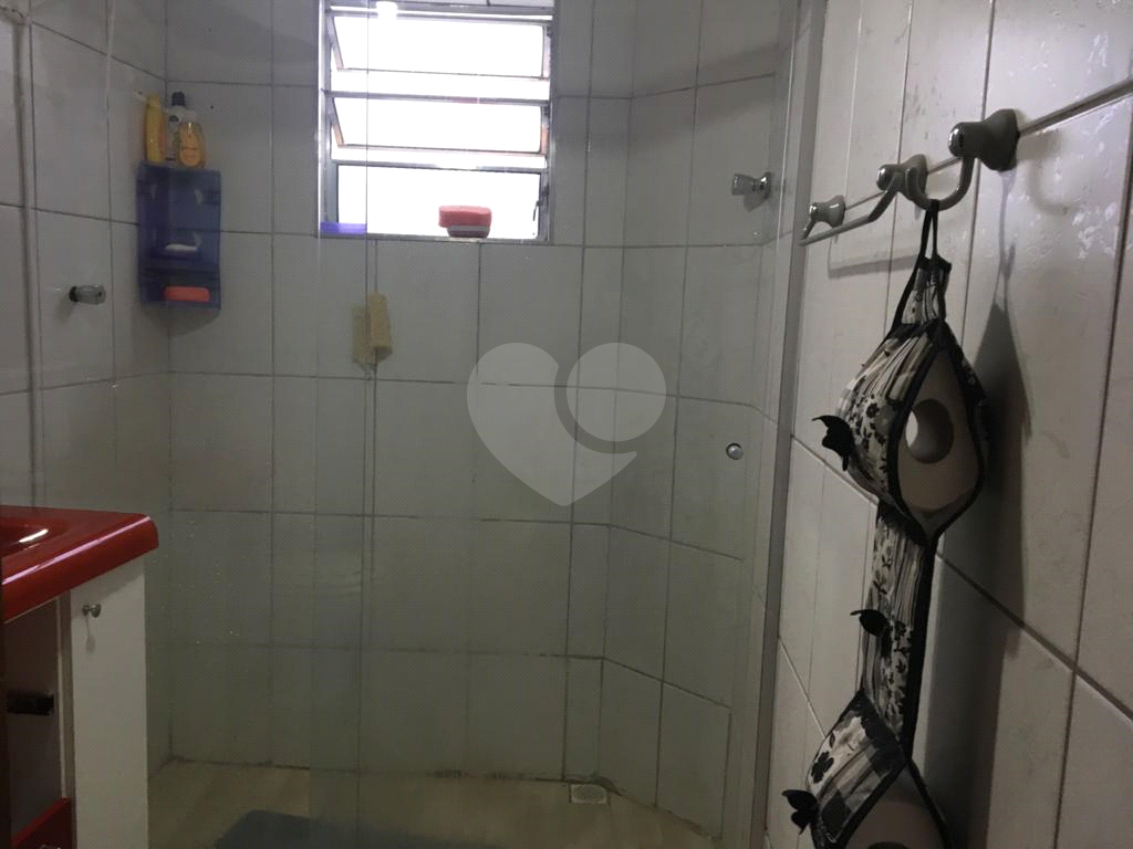 Ótima oportunidade para investimento, imóvel possui 4 casas com entradas independentes.