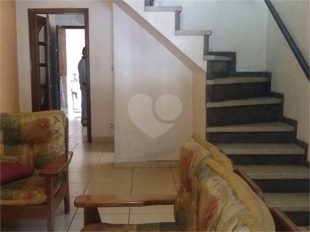 Sobrado à venda com 2 quartos, 90m² - Foto 2