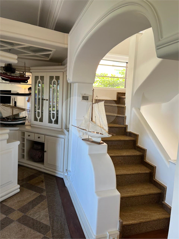 Excelente apto duplex mobiliado na Praia da Enseada/Guarujá