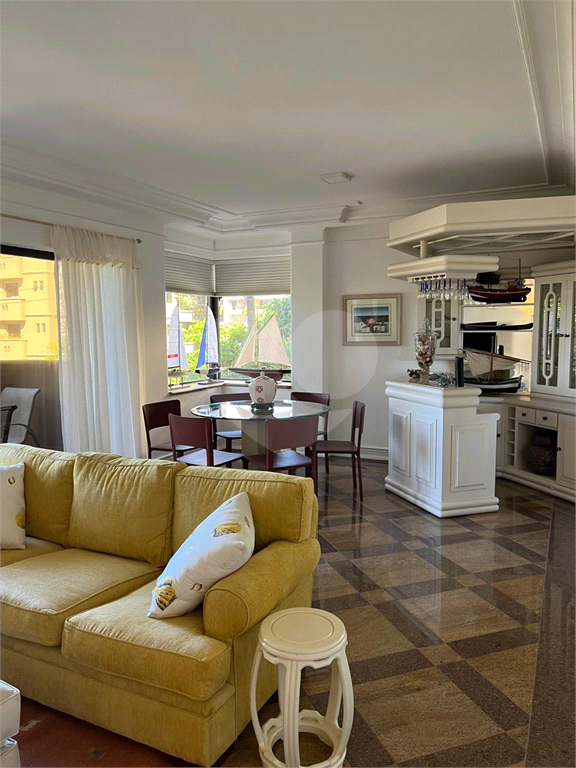 Excelente apto duplex mobiliado na Praia da Enseada/Guarujá