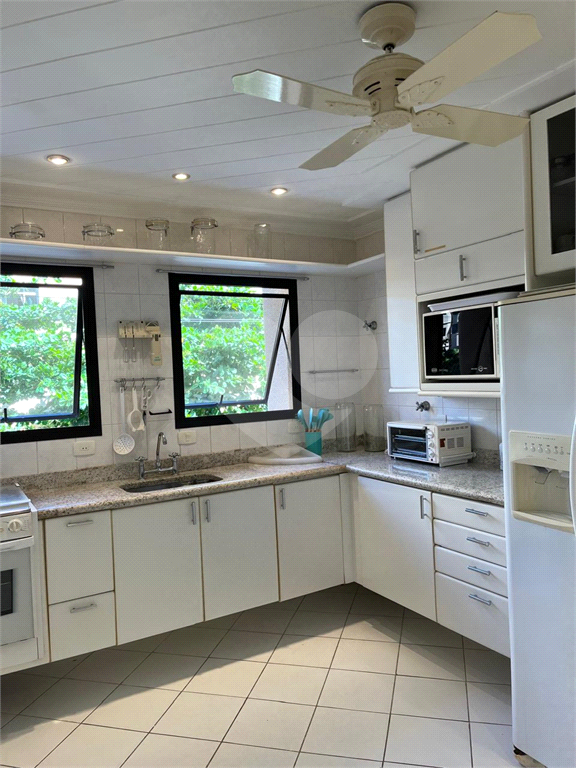 Excelente apto duplex mobiliado na Praia da Enseada/Guarujá