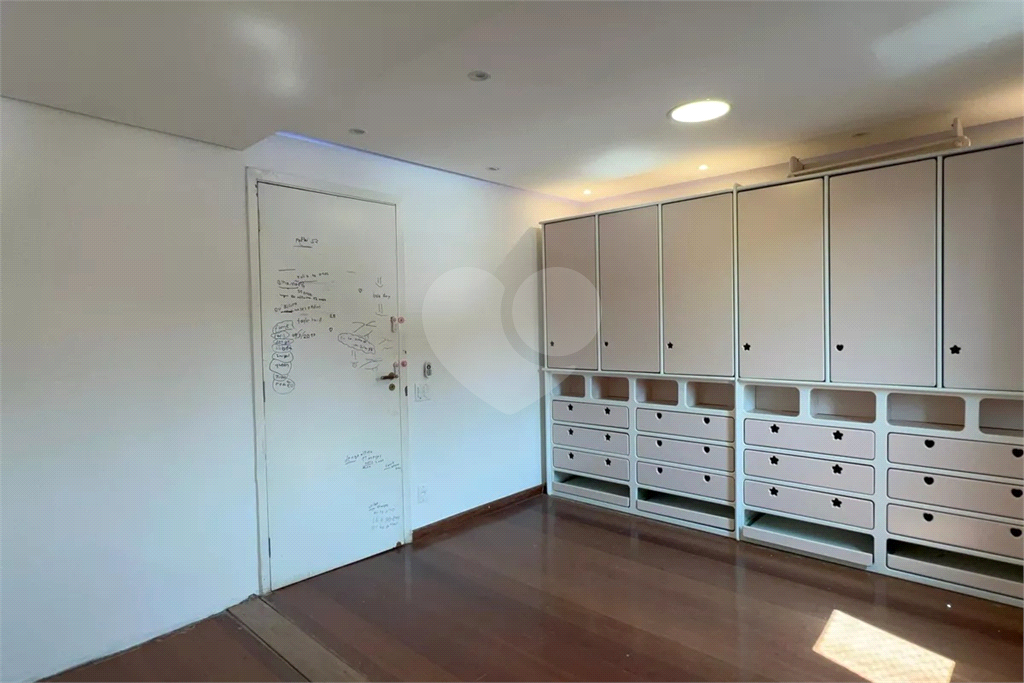 Apartamento Vila Madalena 3 dormitórios e 2 vagas de garagens 