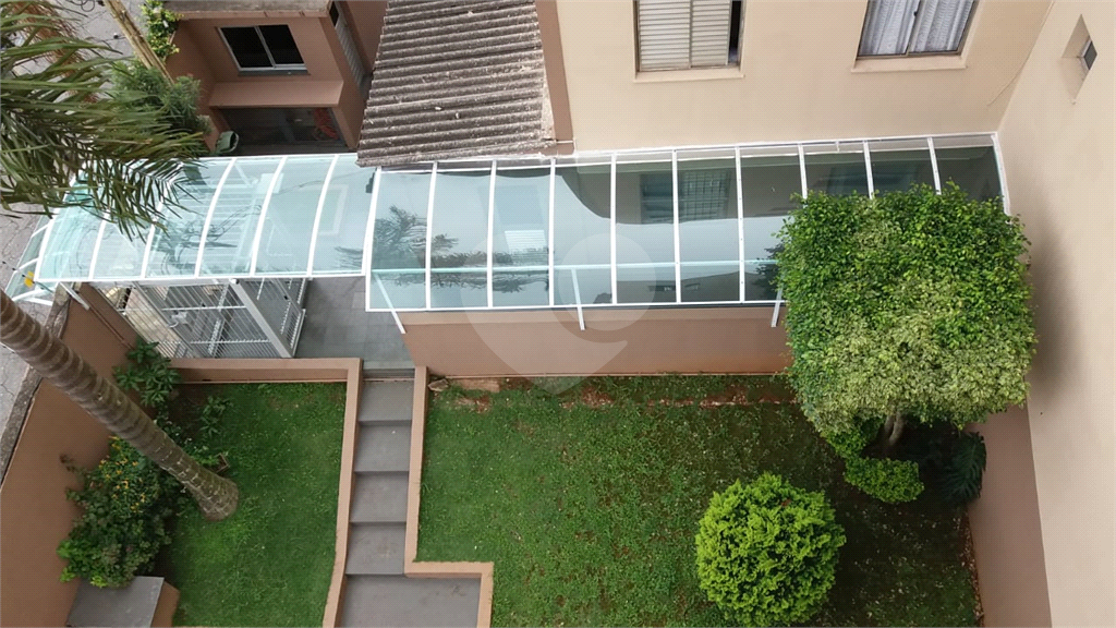 Apartamento Amplo, muito bem localizado, próximo de tudo que você precisa.