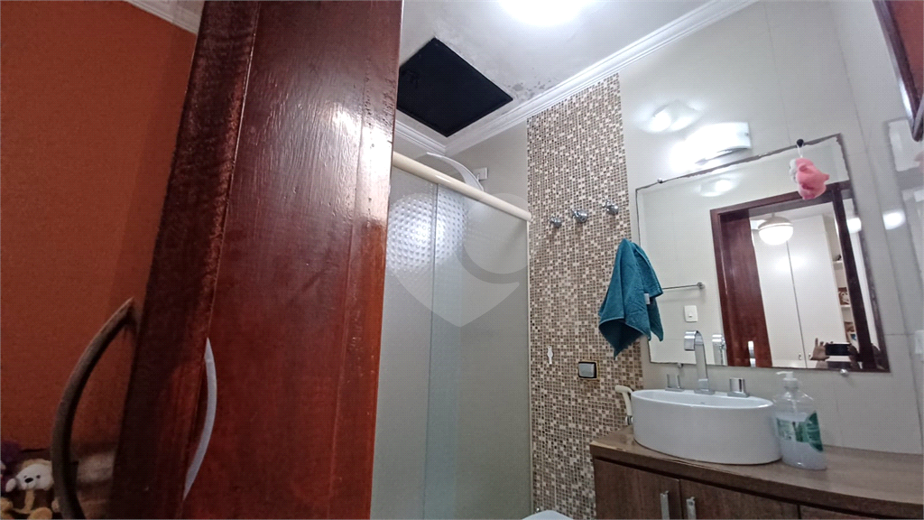 Sobrado em Condominio Fechado 03 dormit 1 suite , Lavabo Sala Ampla , 2 Vagas 