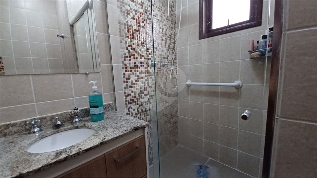 Sobrado em Condominio Fechado 03 dormit 1 suite , Lavabo Sala Ampla , 2 Vagas 