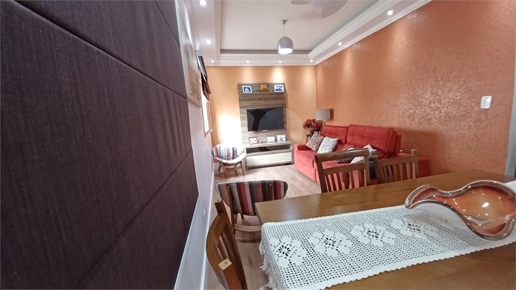 Sobrado em Condominio Fechado 03 dormit 1 suite , Lavabo Sala Ampla , 2 Vagas 