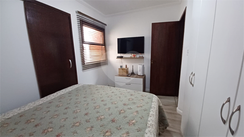 Sobrado em Condominio Fechado 03 dormit 1 suite , Lavabo Sala Ampla , 2 Vagas 