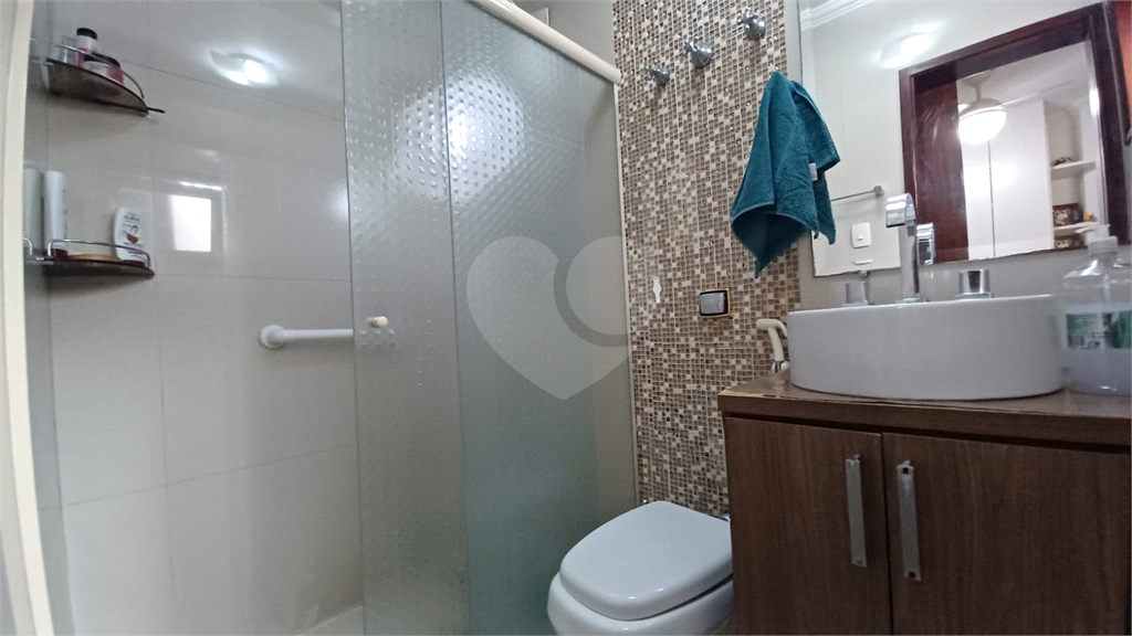 Sobrado em Condominio Fechado 03 dormit 1 suite , Lavabo Sala Ampla , 2 Vagas 