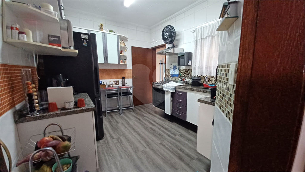 Sobrado em Condominio Fechado 03 dormit 1 suite , Lavabo Sala Ampla , 2 Vagas 
