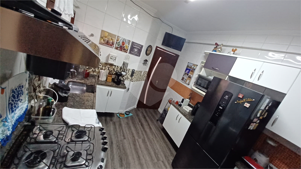 Sobrado em Condominio Fechado 03 dormit 1 suite , Lavabo Sala Ampla , 2 Vagas 