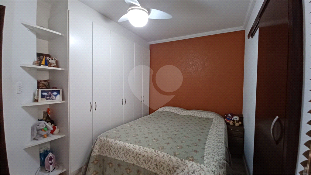 Sobrado em Condominio Fechado 03 dormit 1 suite , Lavabo Sala Ampla , 2 Vagas 