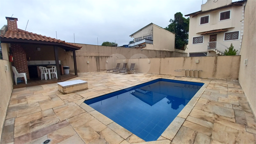 Sobrado em Condominio Fechado 03 dormit 1 suite , Lavabo Sala Ampla , 2 Vagas 