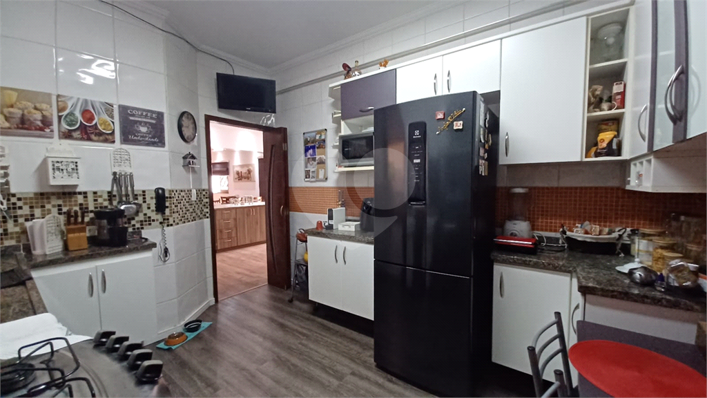 Sobrado em Condominio Fechado 03 dormit 1 suite , Lavabo Sala Ampla , 2 Vagas 