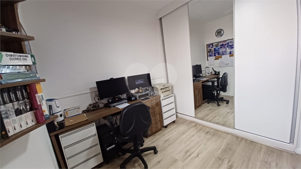 Sobrado em Condominio Fechado 03 dormit 1 suite , Lavabo Sala Ampla , 2 Vagas 