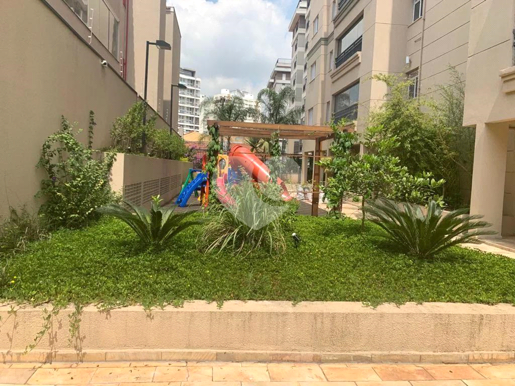 APARTAMENTO em SANTANA