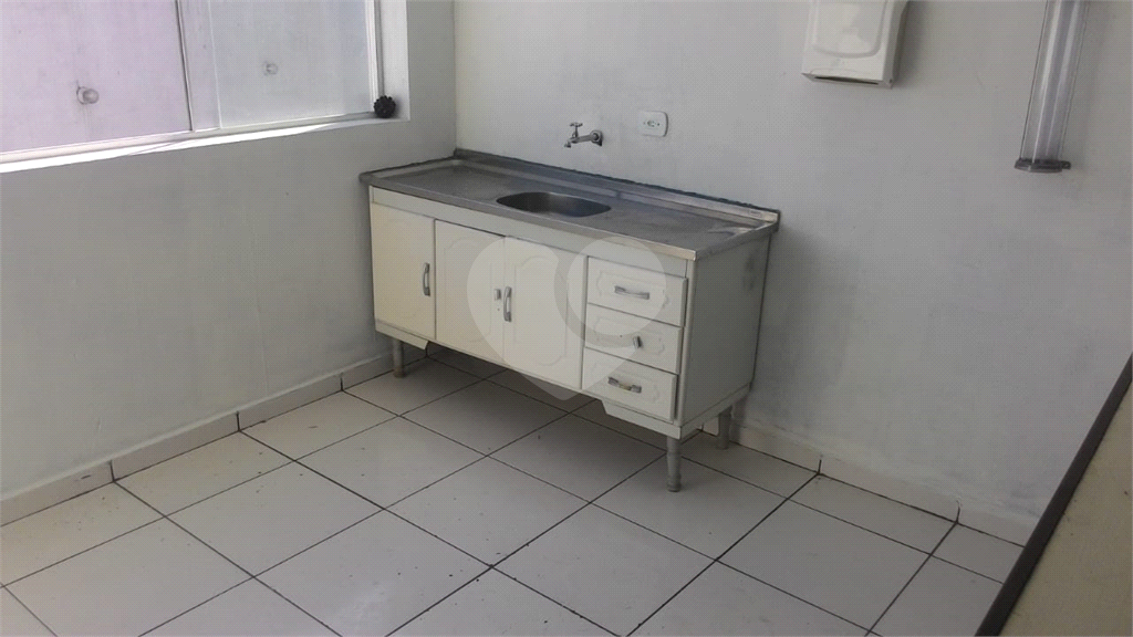 Oportunidade Imperdível - Prédio Novo - com 623m² - 3 Andares - Pronto para instalar sua Empresa. 