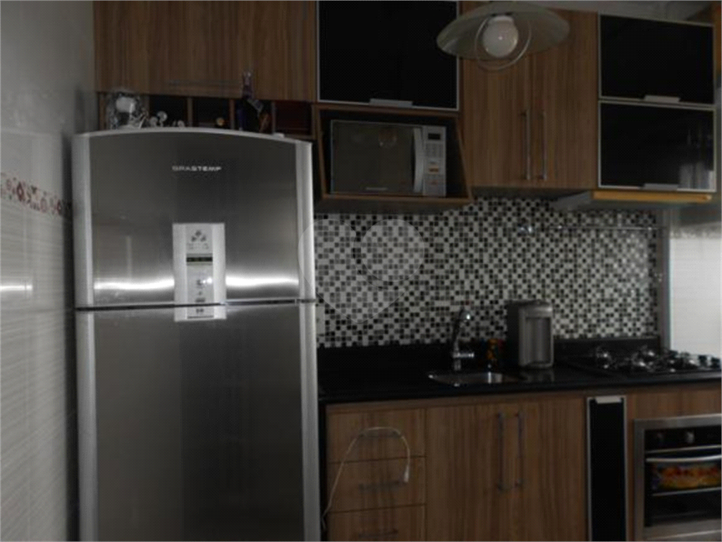 APARTAMENTO em CAMPO LIMPO