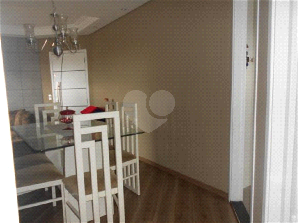 APARTAMENTO em CAMPO LIMPO