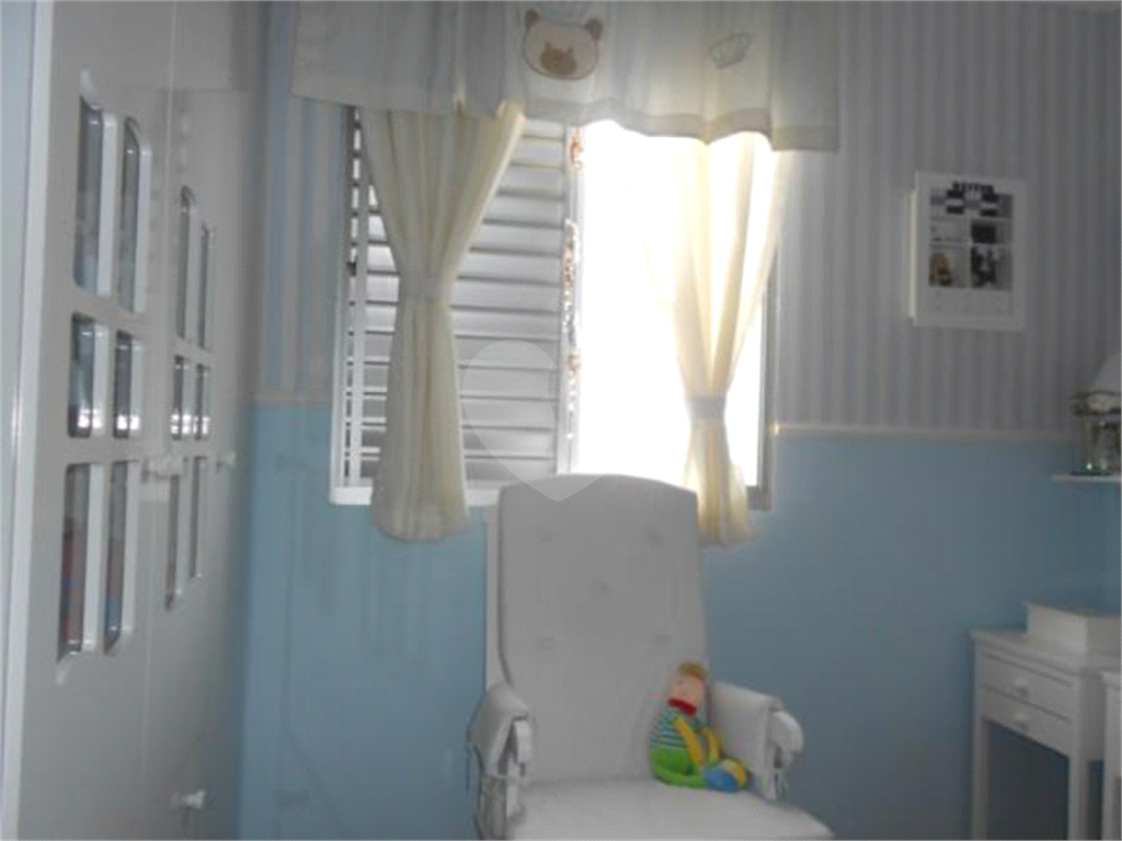 APARTAMENTO em CAMPO LIMPO