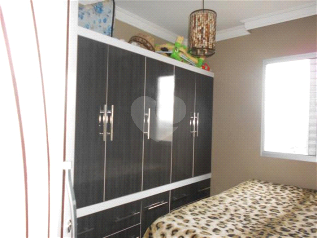 APARTAMENTO em CAMPO LIMPO