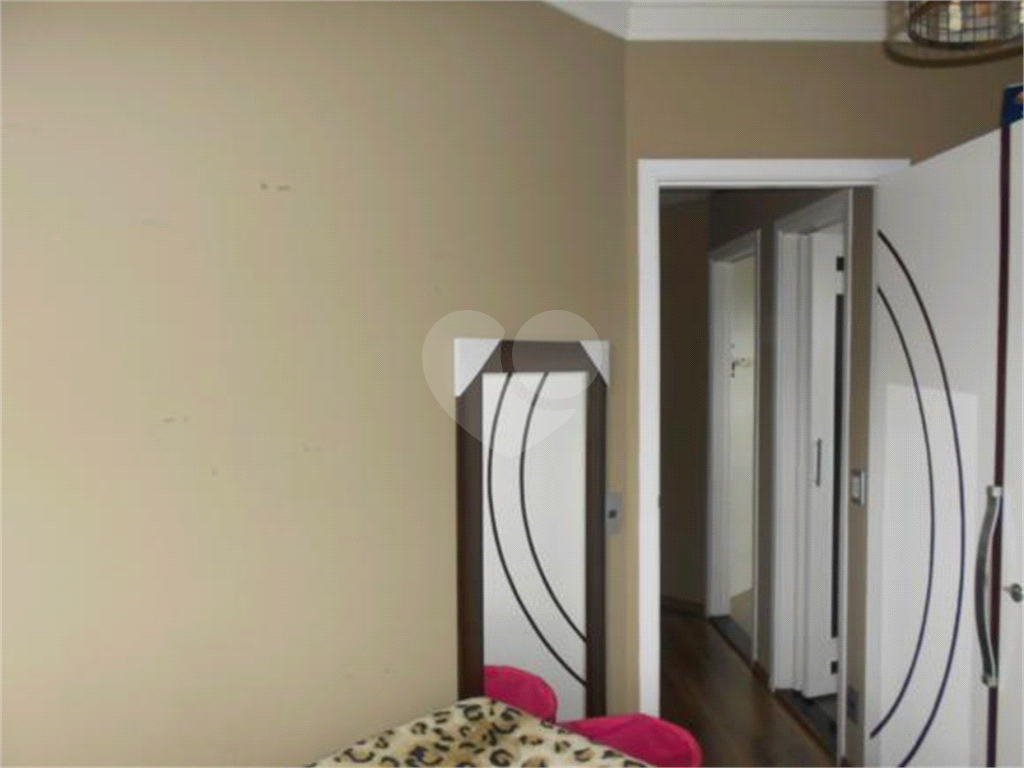 APARTAMENTO em CAMPO LIMPO
