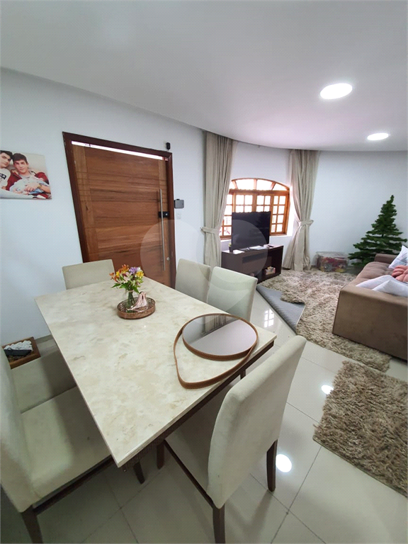 Belíssima Casa Térrea com 4 dormitórios, 2 suítes, com Ar co 5 Vagas  -  na Casa da Pedra / Tremembé