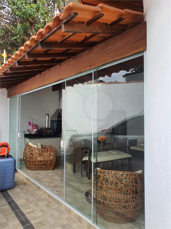 Belíssima Casa Térrea com 4 dormitórios, 2 suítes, com Ar co 5 Vagas  -  na Casa da Pedra / Tremembé