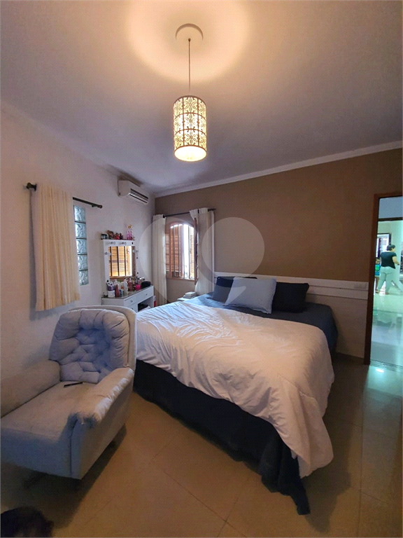 Belíssima Casa Térrea com 4 dormitórios, 2 suítes, com Ar co 5 Vagas  -  na Casa da Pedra / Tremembé