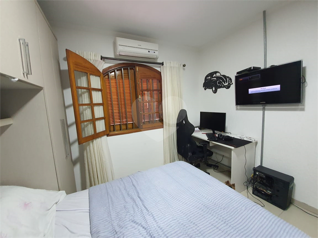 Belíssima Casa Térrea com 4 dormitórios, 2 suítes, com Ar co 5 Vagas  -  na Casa da Pedra / Tremembé
